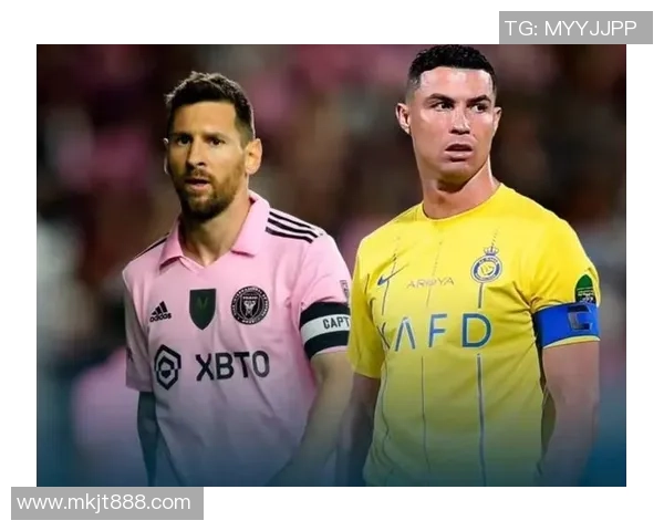 不为人知的足球明星背后的故事与成就揭秘