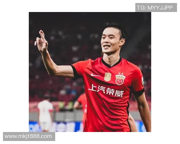 足球明星外号黑色闪电背后的故事与成就揭秘